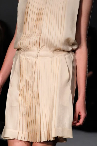 Look 12